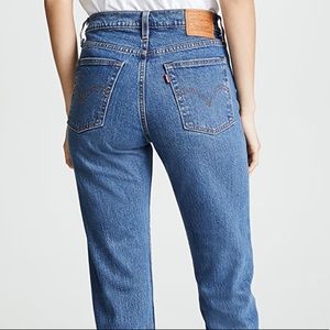 Levi’s wedgie fit, cropped length, size 24